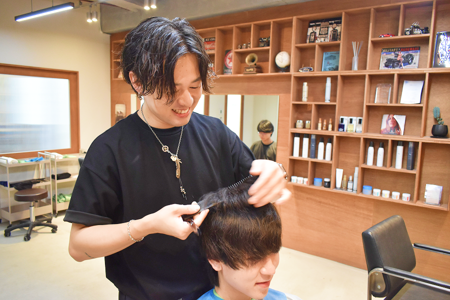 美容科　藤原侑樹さん