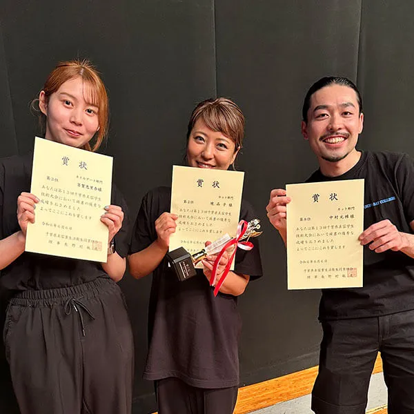 第13回千葉県美容学生技術大会 ネイルアート部門：3位入賞 / カット部門：2位、8位 入賞