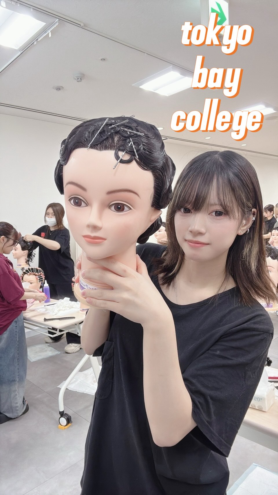 🔥夏休み前ラスト試験🔥
✂️美容科2年生✂️

夏休み前ラスト✨
オールウェーブ＆ワインディング試験💇‍♀️

真剣な表情。
素早く、丁寧な技術。
練習の成果を